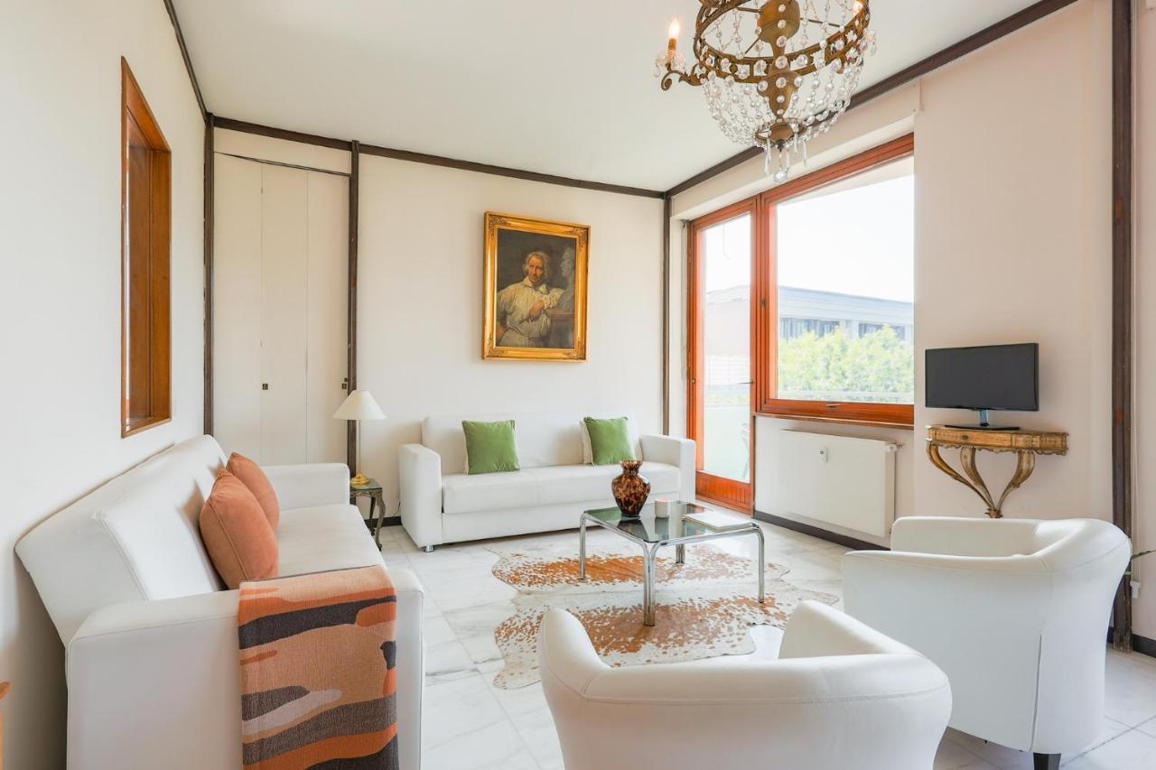 Piazza Cavour Lake View - Bymyhomeinكومو المظهر الخارجي الصورة
